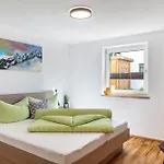 Berghoamat شقة